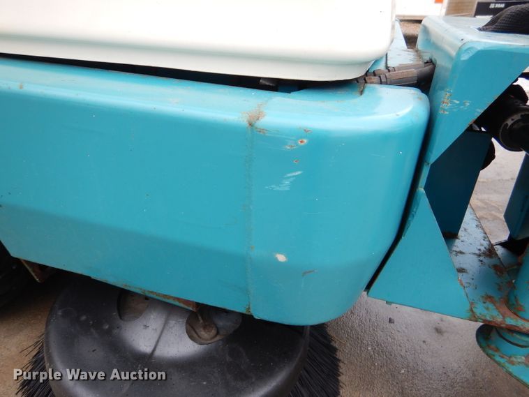 image for item DL4865 Tennant 385  sweeper