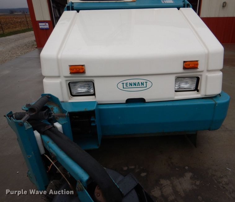 image for item DL4865 Tennant 385  sweeper