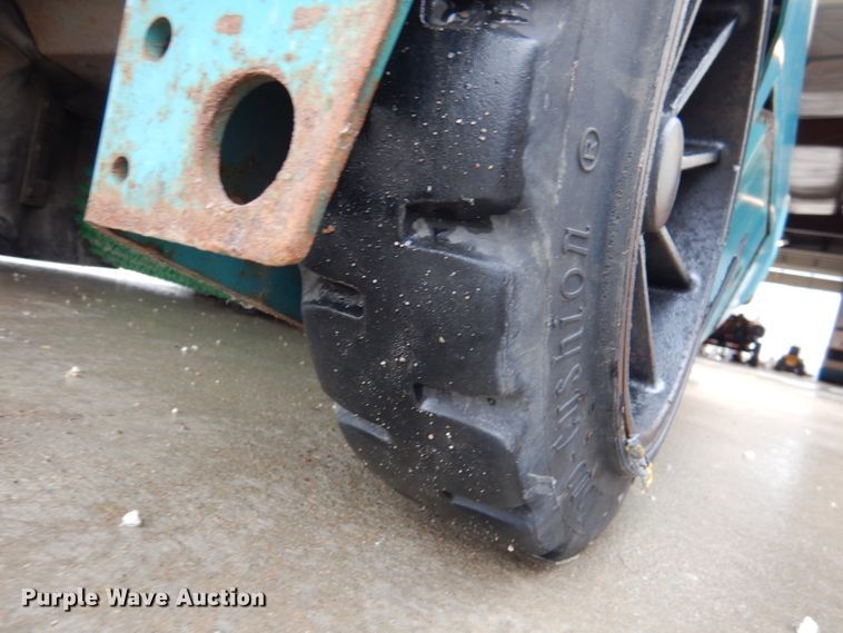 image for item DL4865 Tennant 385  sweeper