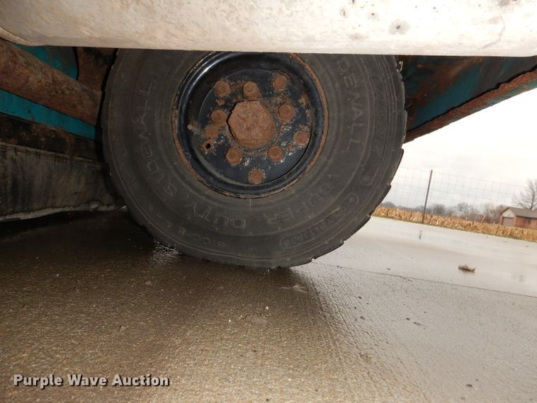 image for item DL4865 Tennant 385  sweeper