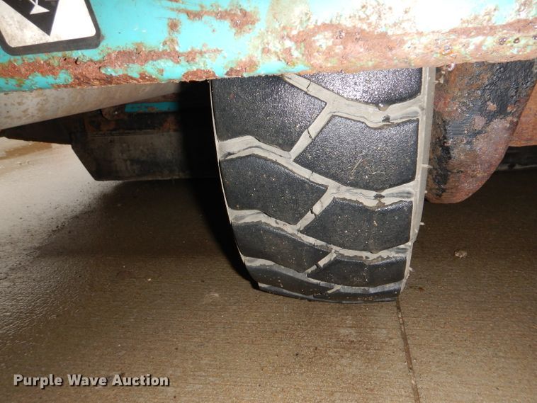 image for item DL4865 Tennant 385  sweeper