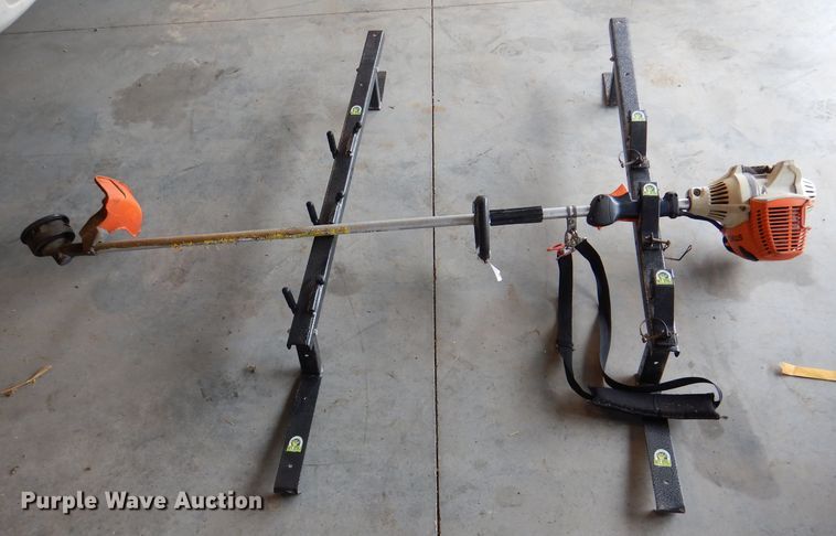 image for item DL4867 Lawn and garden equipment