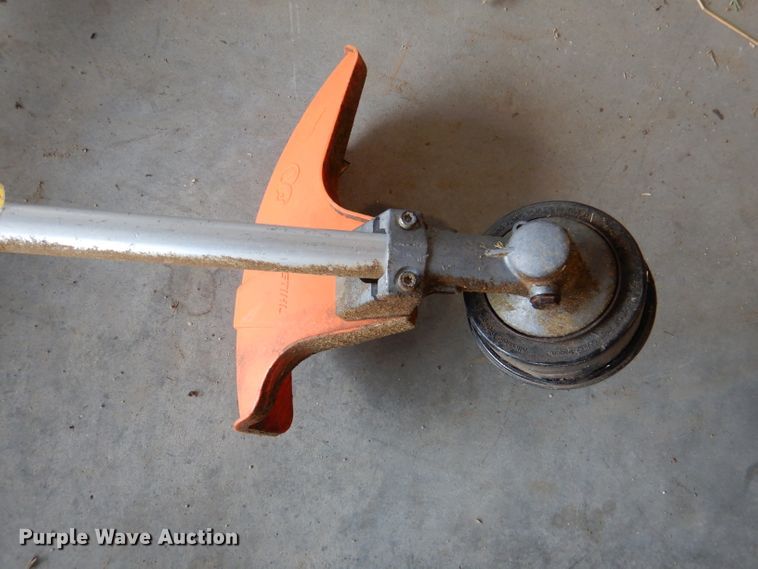 image for item DL4867 Lawn and garden equipment