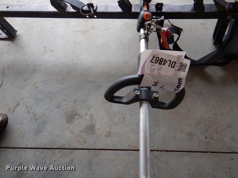 image for item DL4867 Lawn and garden equipment