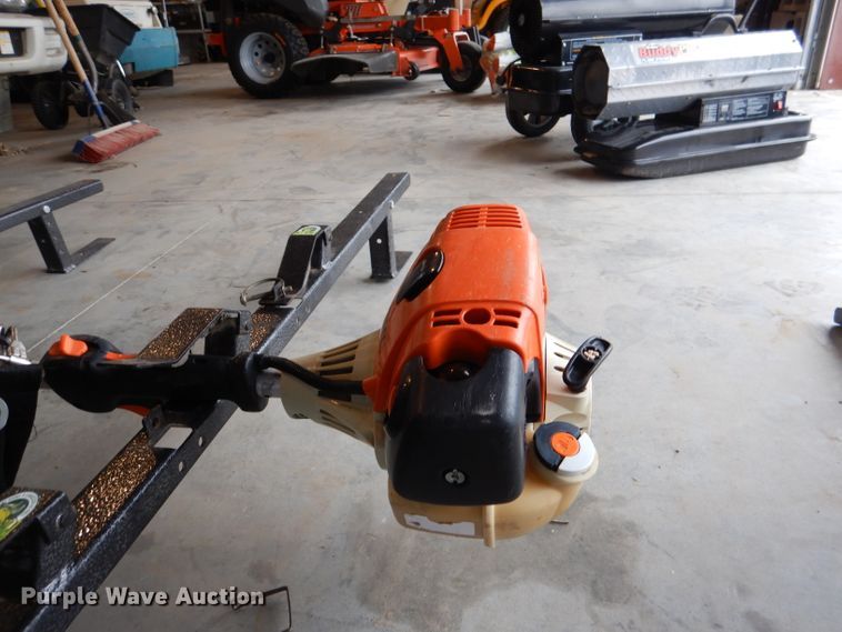 image for item DL4867 Lawn and garden equipment