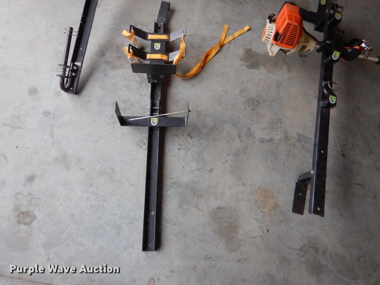 image for item DL4867 Lawn and garden equipment