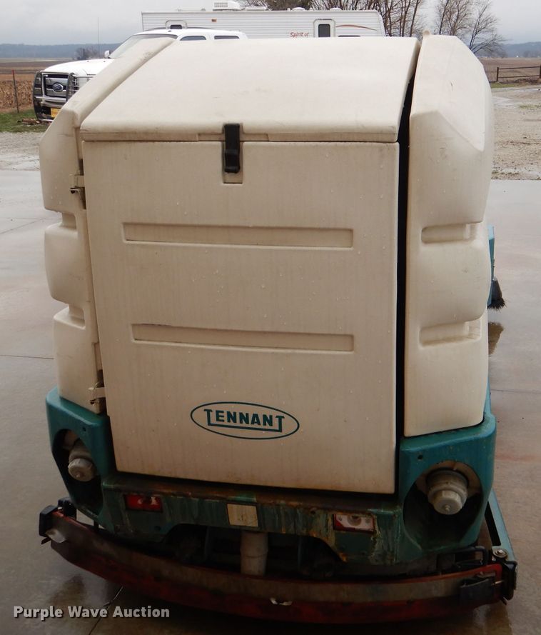 image for item DL4869 Tennant 8300  sweeper