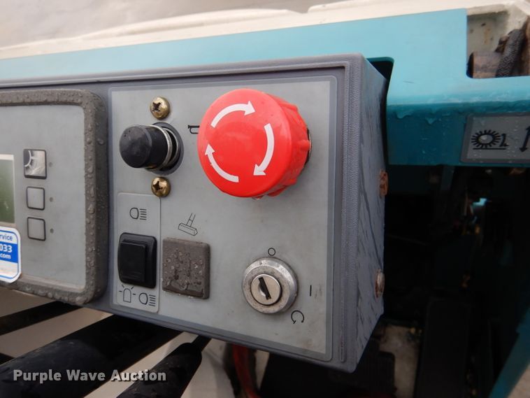 image for item DL4869 Tennant 8300  sweeper