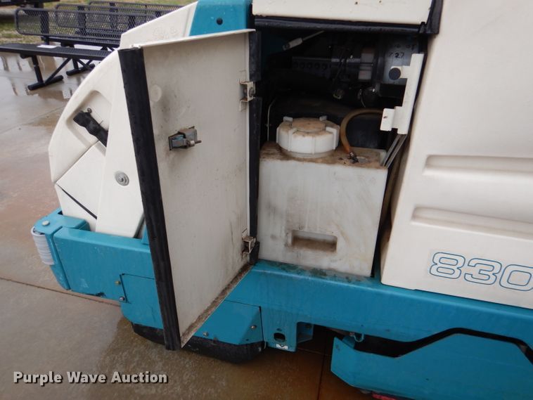 image for item DL4869 Tennant 8300  sweeper