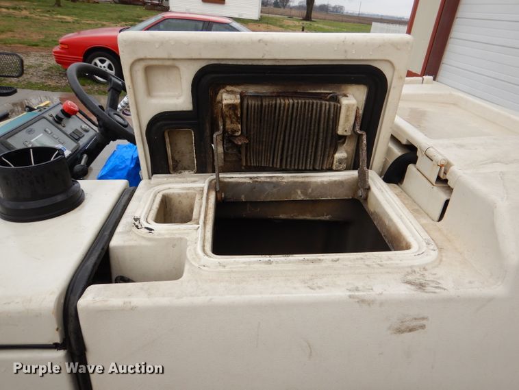 image for item DL4869 Tennant 8300  sweeper