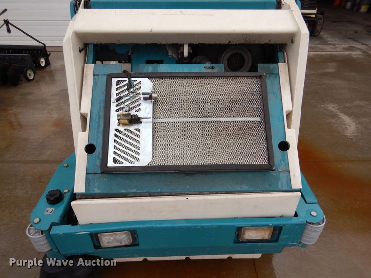 image for item DL4869 Tennant 8300  sweeper