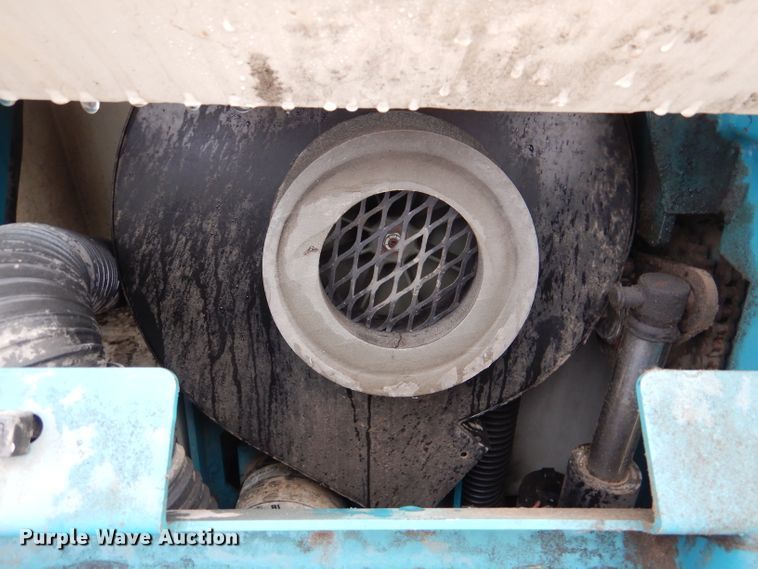 image for item DL4869 Tennant 8300  sweeper