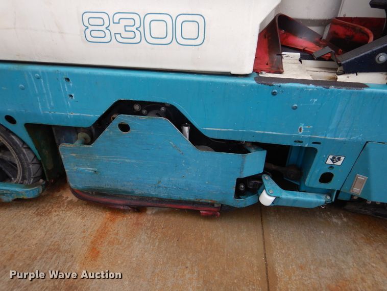 image for item DL4869 Tennant 8300  sweeper