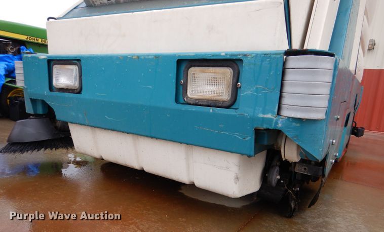 image for item DL4869 Tennant 8300  sweeper