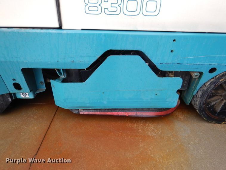 image for item DL4869 Tennant 8300  sweeper