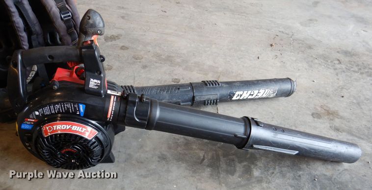 image for item DL4874 Leaf blowers