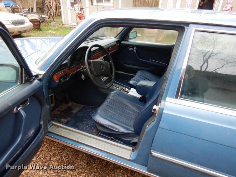 image for item DL4892 1976 Mercedes Benz 280S  passenger vehicle