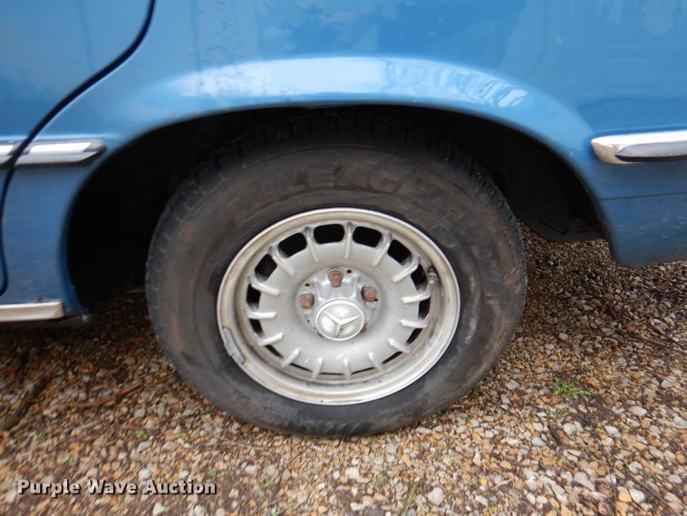 image for item DL4892 1976 Mercedes Benz 280S  passenger vehicle