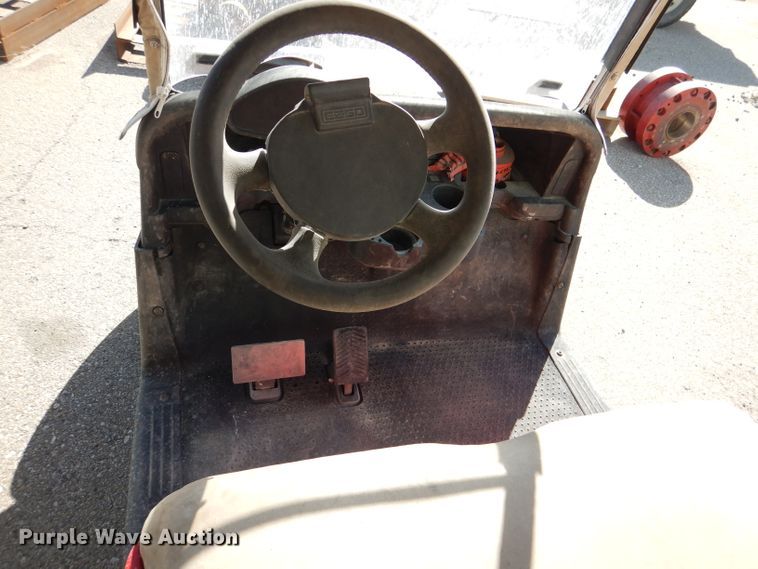 image for item DL4917 (8) golf carts