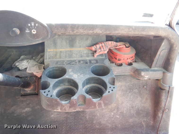 image for item DL4917 (8) golf carts