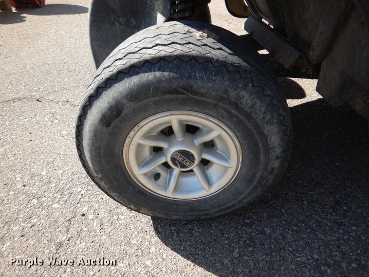 image for item DL4917 (8) golf carts