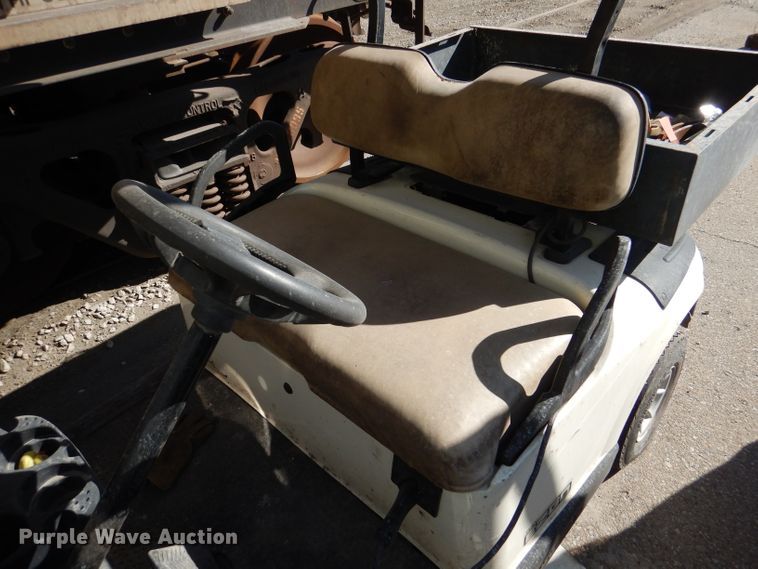 image for item DL4917 (8) golf carts