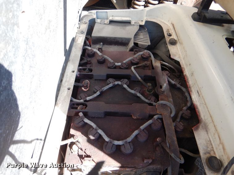 image for item DL4917 (8) golf carts