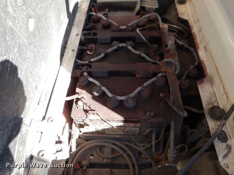 image for item DL4917 (8) golf carts