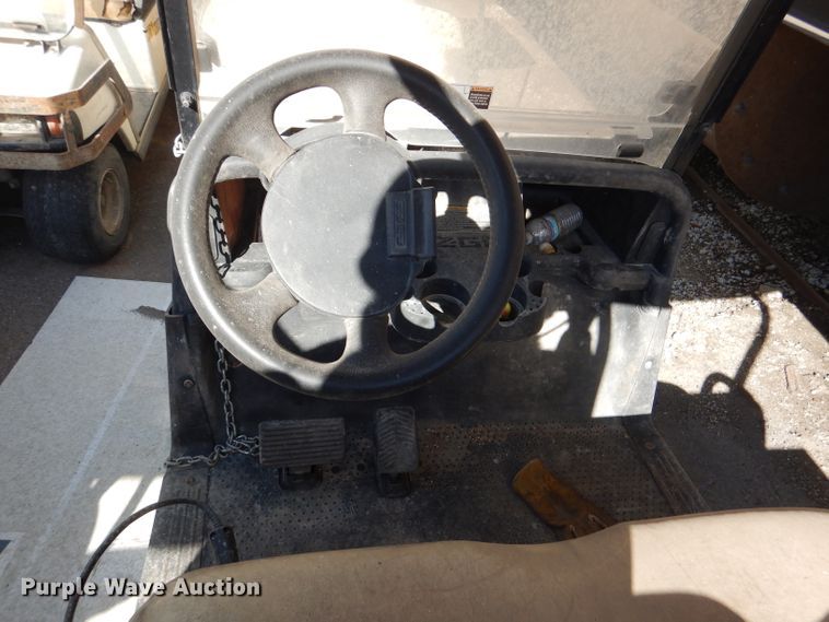 image for item DL4917 (8) golf carts