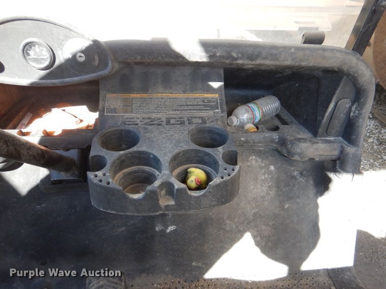 image for item DL4917 (8) golf carts