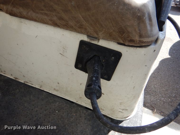 image for item DL4917 (8) golf carts