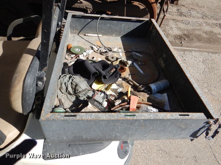 image for item DL4917 (8) golf carts