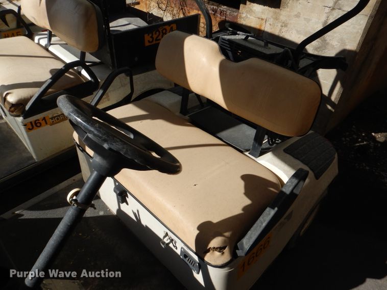 image for item DL4917 (8) golf carts