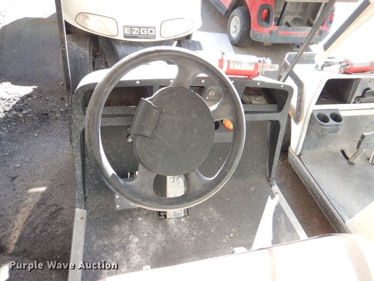 image for item DL4917 (8) golf carts