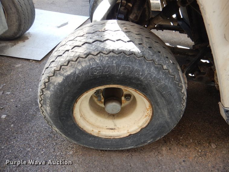 image for item DL4917 (8) golf carts