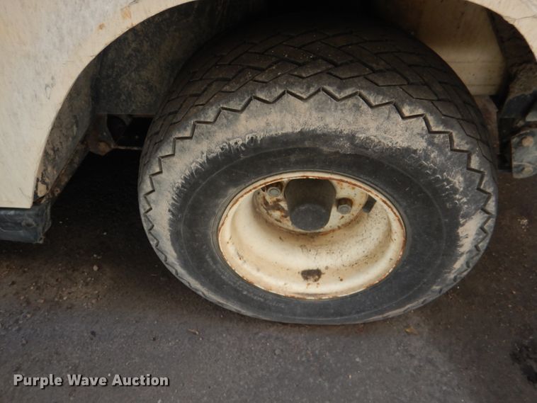 image for item DL4917 (8) golf carts