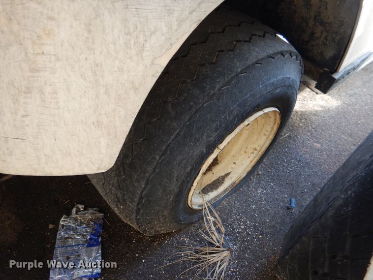 image for item DL4917 (8) golf carts