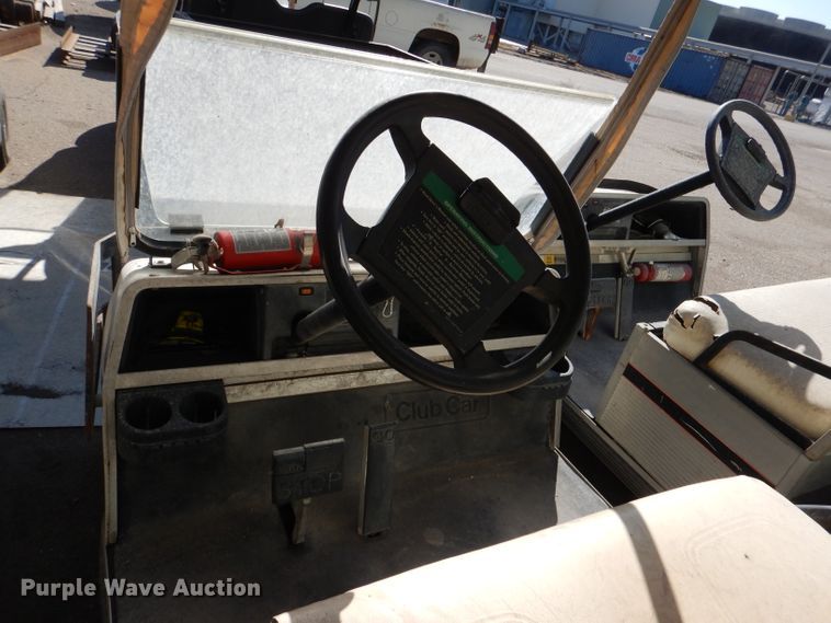 image for item DL4917 (8) golf carts