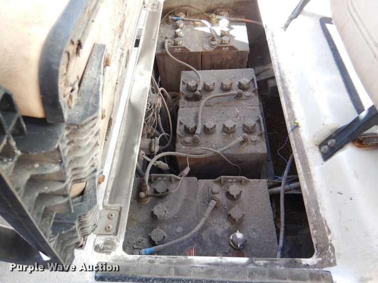 image for item DL4917 (8) golf carts