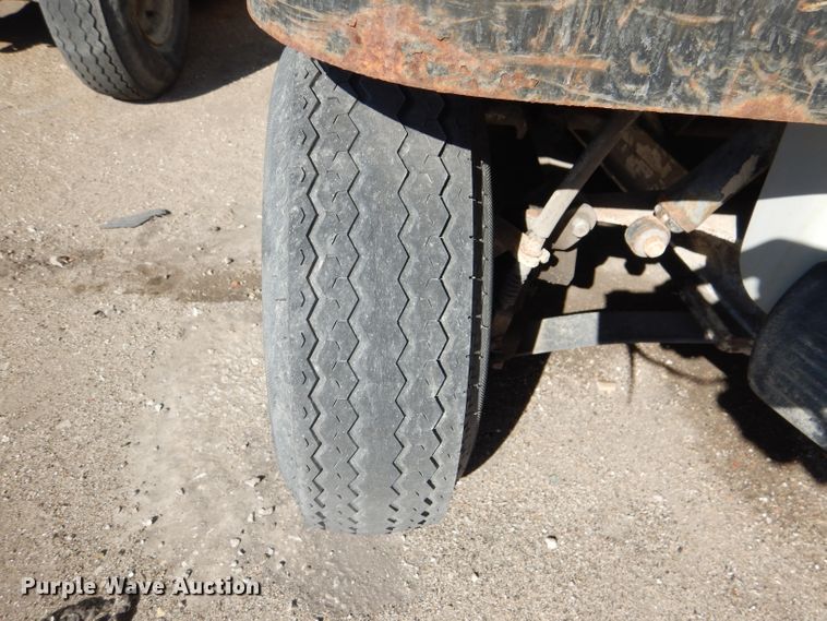 image for item DL4917 (8) golf carts