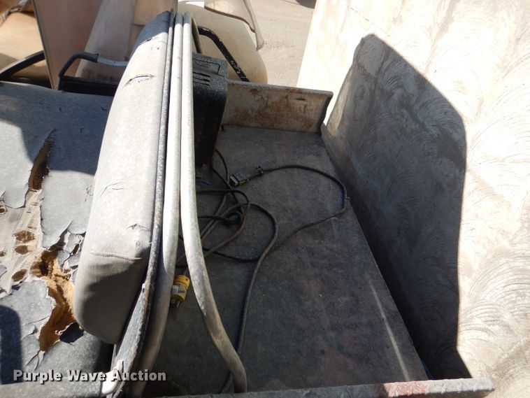 image for item DL4917 (8) golf carts