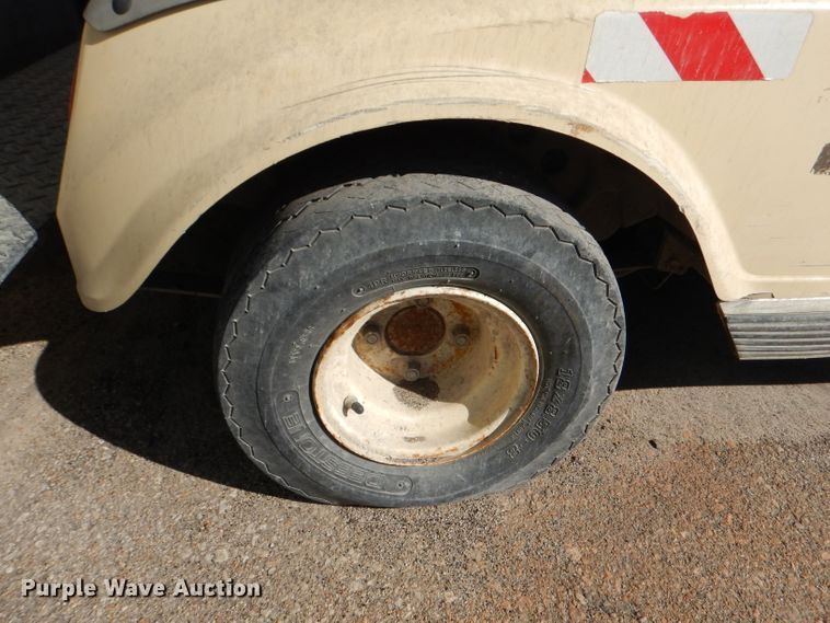 image for item DL4917 (8) golf carts