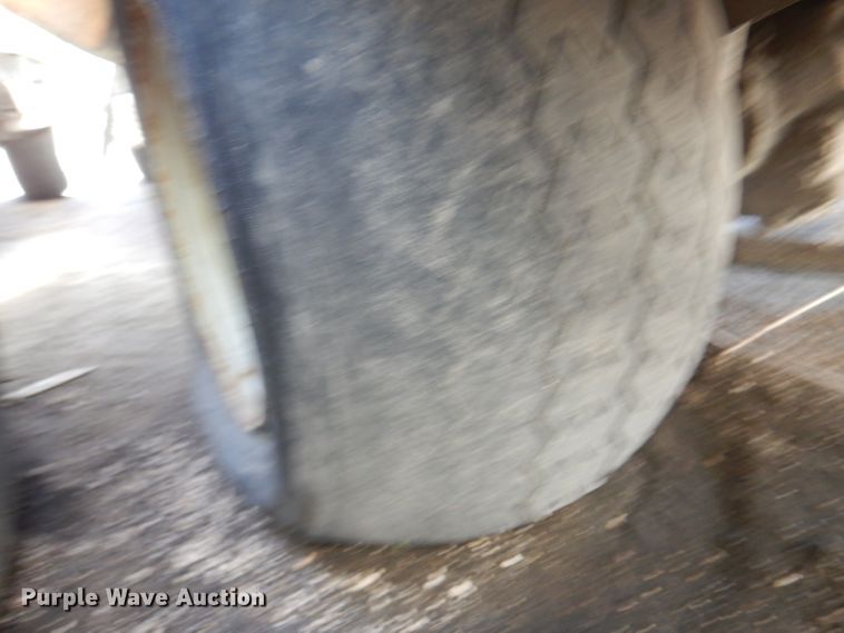 image for item DL4917 (8) golf carts