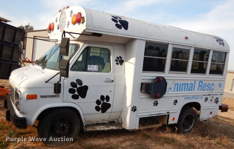 image for item DM2861 1995 GMC Vandura 3500  shuttle bus