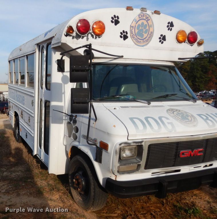 image for item DM2861 1995 GMC Vandura 3500  shuttle bus