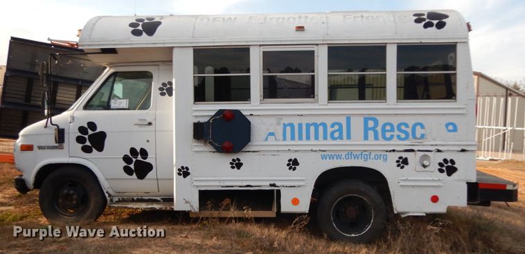 image for item DM2861 1995 GMC Vandura 3500  shuttle bus