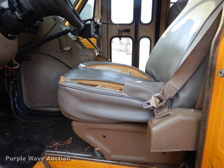 image for item DM2861 1995 GMC Vandura 3500  shuttle bus