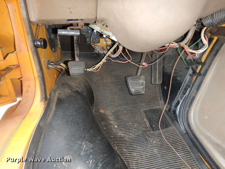 image for item DM2861 1995 GMC Vandura 3500  shuttle bus