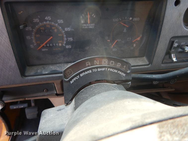 image for item DM2861 1995 GMC Vandura 3500  shuttle bus