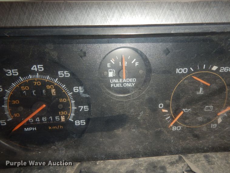 image for item DM2861 1995 GMC Vandura 3500  shuttle bus